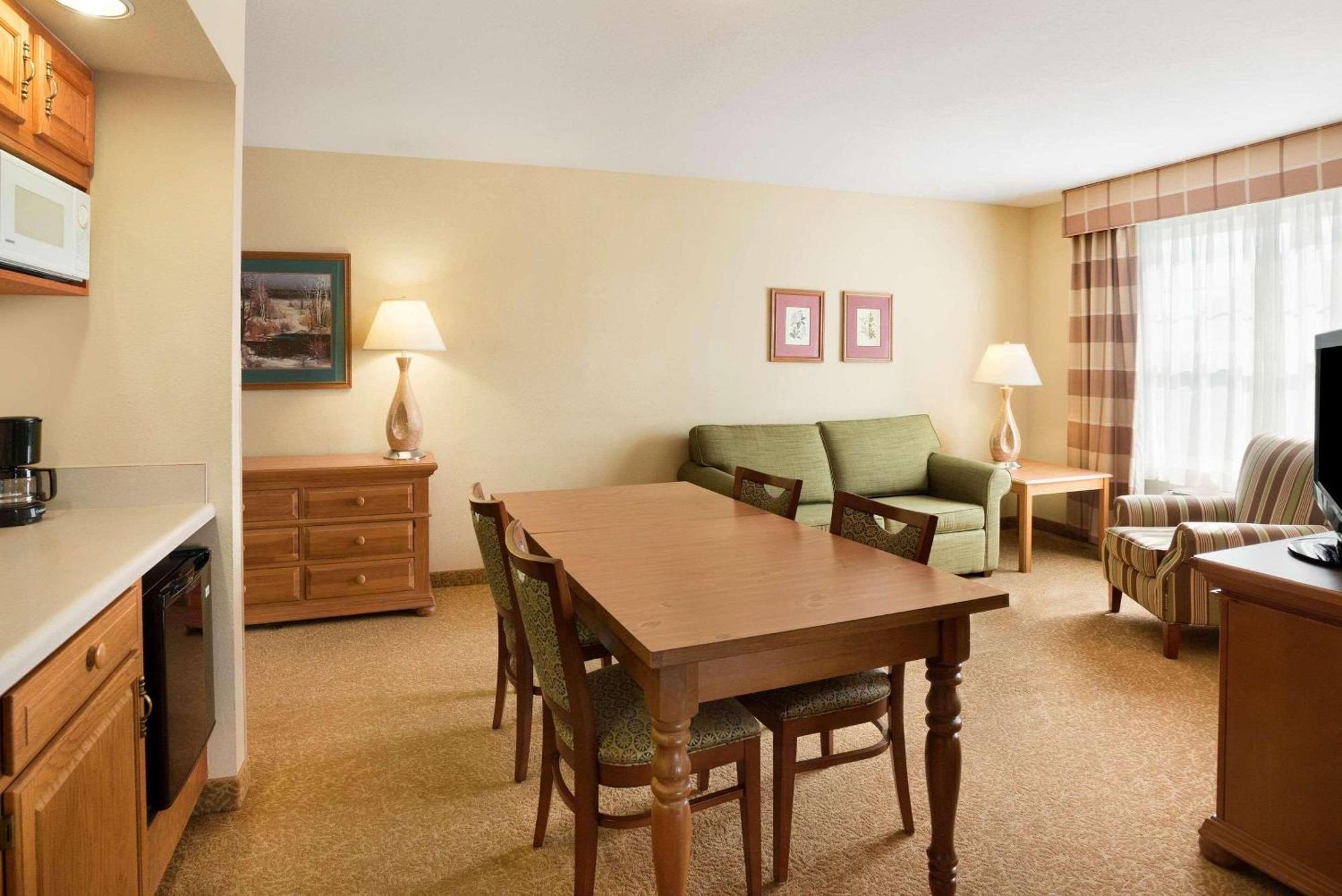 Country Inn & Suites By Radisson, Beckley, Wv Exterior photo