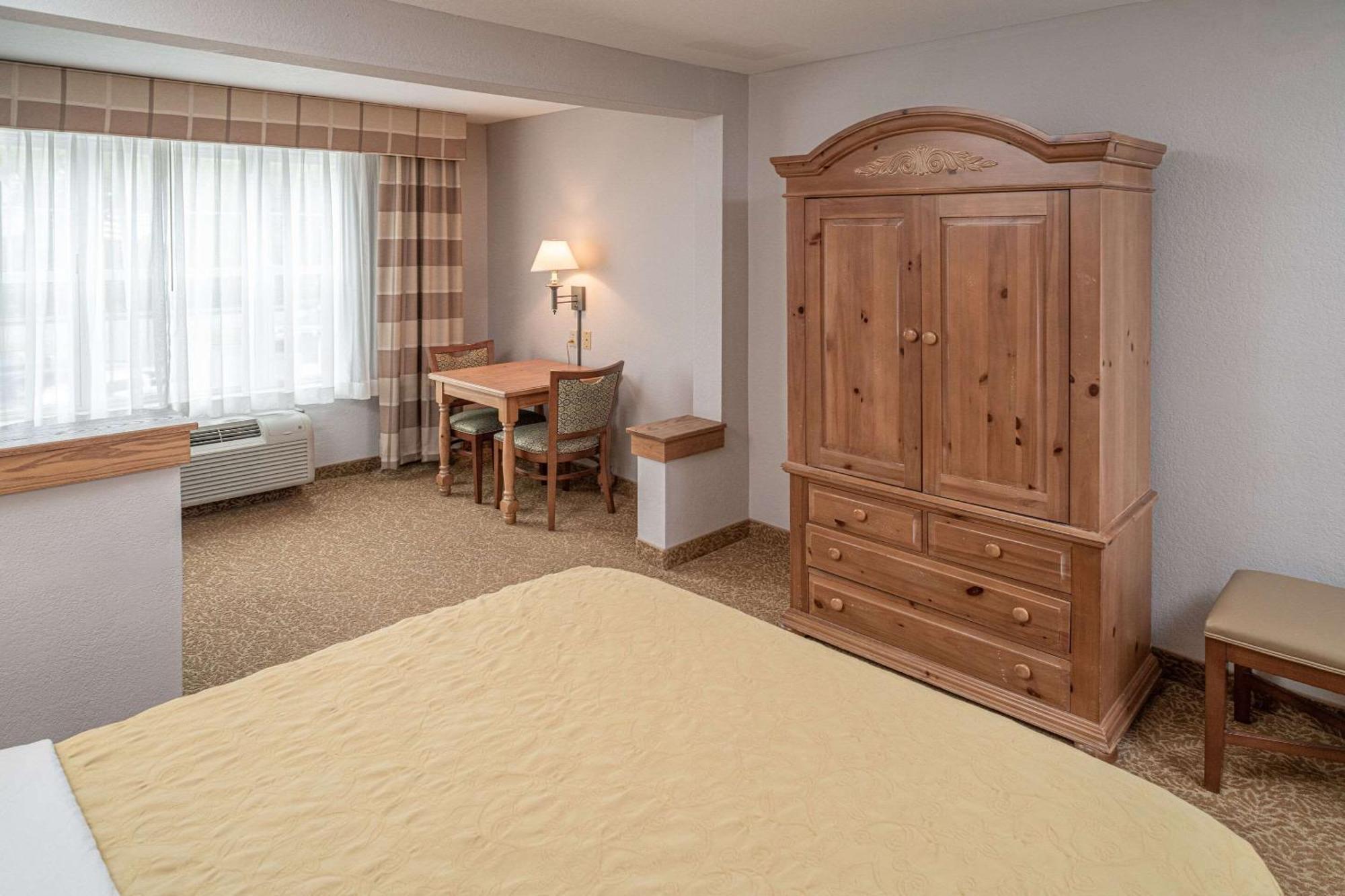 Country Inn & Suites By Radisson, Beckley, Wv Exterior photo