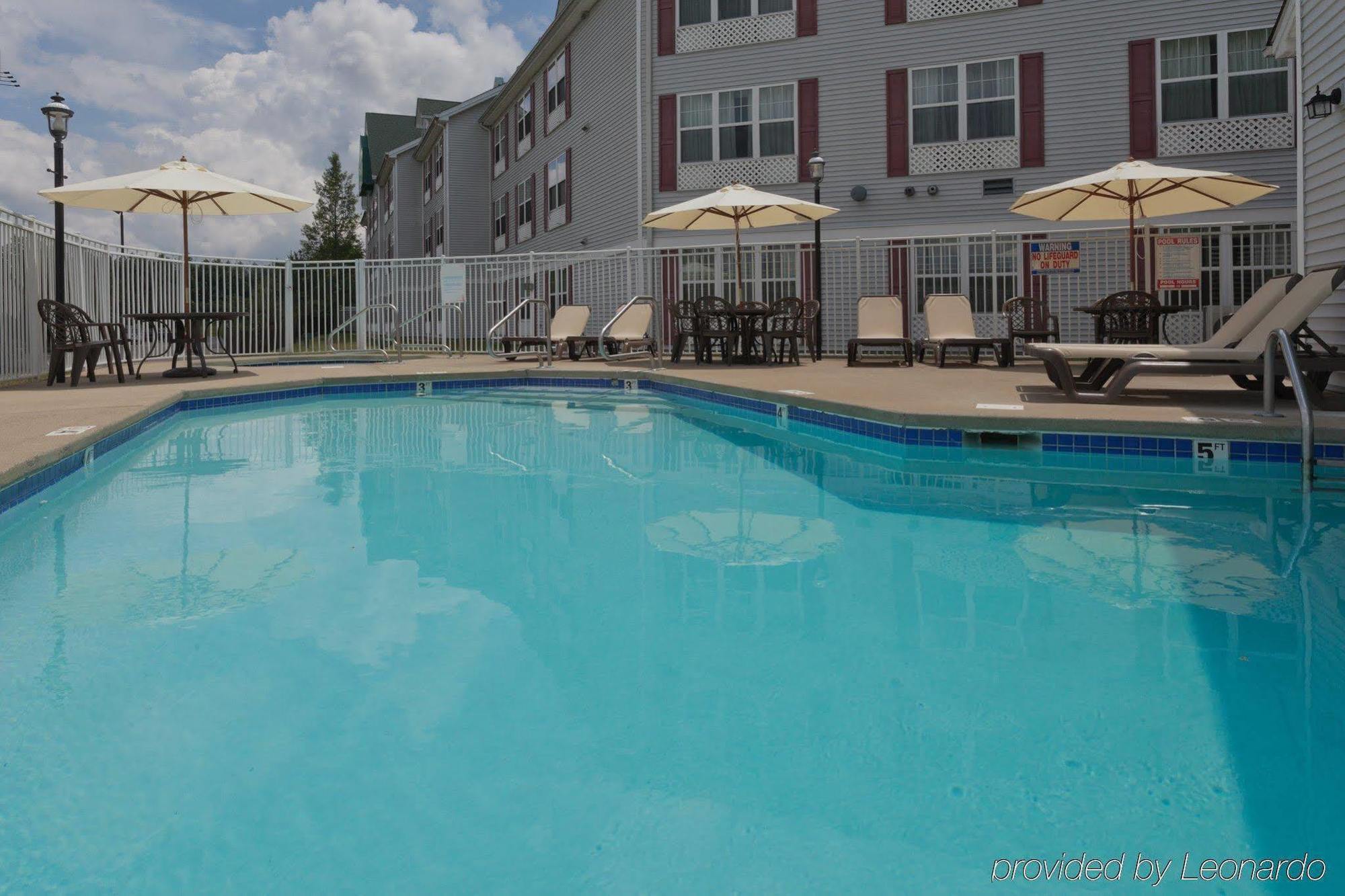 Country Inn & Suites By Radisson, Beckley, Wv Exterior photo